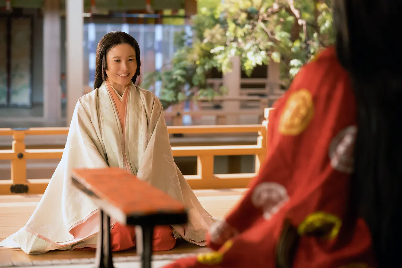 【写真】久しぶりに黒木華“倫子”のもとを訪ねた吉高由里子“まひろ”