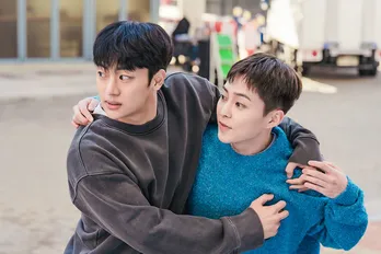 イ・シニョン×シウミン(EXO)×チェ・ヒョンウォン(MONSTA X)出演のドラマ「社長ドル・マート」の第1話が特別公開