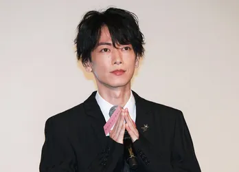 佐藤健、“愛と恋”の違いを聞く観客にピシャリ「誰かが決めた言葉に当てはめる必要はないんです」