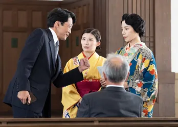 <明日の虎に翼>伊藤沙莉“寅子”、部の存続をかけて法廷劇「毒まんじゅう事件」を上演する