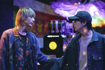 新原泰佑“白崎”、駒木根葵汰“羽山”の相手役に抜擢されるも思い悩む…芸能界を舞台にした切なく美しいラブストーリーが開幕<25時、赤坂で>