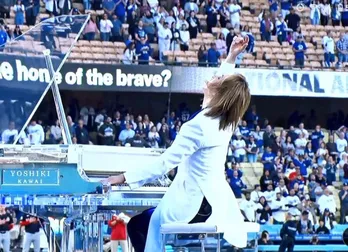 YOSHIKI「大谷(翔平)選手、山本(由伸)選手を見て、さらに世界に挑戦しようと…」ドジャー・スタジアムで圧巻のピアノ生演奏