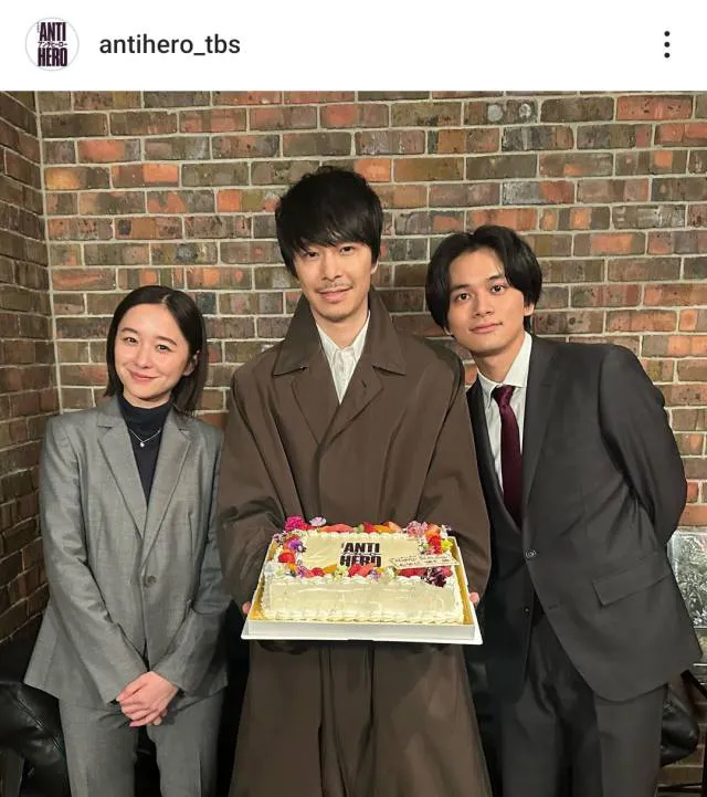 【写真】3月7日に誕生日を迎えた長谷川博己を祝福