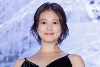 今田美桜、やや小さめの応援ポーズ姿に「舞ちゃん天才カワイイ」の声<花咲舞が黙ってない>