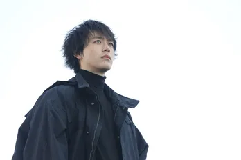 竹内涼真、建設現場の“若松”と刑事の“黒木”での登場に視聴者困惑「え、生きてたの?」「一人二役!?」<Believe>