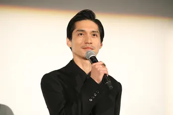 錦戸亮、サングラスをかけたオフショットに「かっこよすぎる」「ワイルドなりょーちゃん」の声<Re:リベンジ>