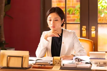 石原さとみ“奏”は佐々木蔵之介“英介”のかつての部下に「環エネ事件」の真相を尋ねる<Destiny>