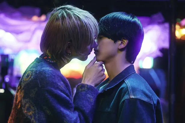 【写真】顎クイしながらキス…駒木根葵汰“羽山”と新原泰佑“白崎”