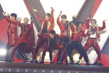 WEST. ありったけの熱量でファンを多幸感で包んだ「10th Anniversary LIVE TOUR AWARD」横浜アリーナ公演【ライブリポ】