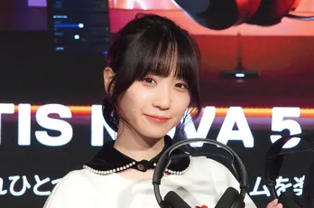 伊織もえ、新製品でゲームをプレーし「着け心地が柔らかい!ふわふわっ」と絶賛