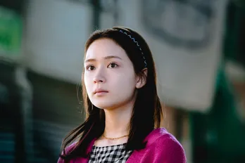 畑芽育、川口春奈＆木南晴夏には「素の自分を見せられる」　鮮やかなファッションが役の“スイッチ”に＜9ボーダー＞