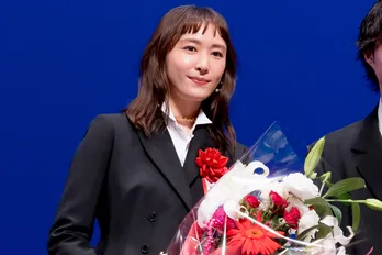 新垣結衣、人生初の助演女優賞受賞「大事なことをたくさん教えてくれた作品」＜日本映画批評家大賞＞