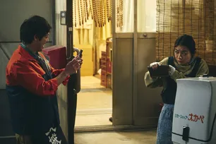 ＜季節のない街＞渡辺大知“オカベ”が思いを寄せる三浦透子“かつ子”は「実写版貧乏」