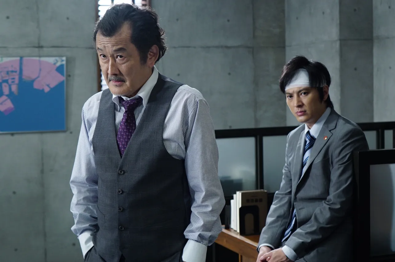 吉田鋼太郎演じる室長・片桐は独断で薬物カルテルの摘発に動き出す！