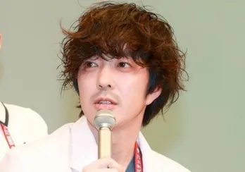 先生ねぐせが…杉咲花“ミヤビ”が撮影した若葉竜也“三瓶”の寝癖ショットに「霧吹きしてあげないと！笑」と反響＜アンメット＞