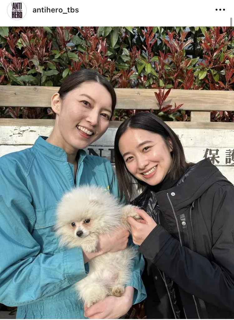 堀田真由&朝夏まなと、かわいすぎるワンちゃんとの3ショット