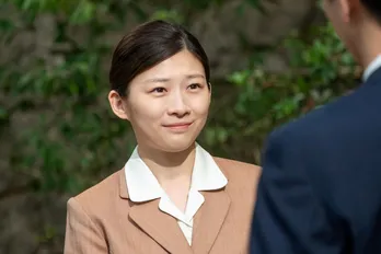 <虎に翼>伊藤沙莉“寅子”、公園で岩田剛典“花岡”に再会…「堂々としろ」と勇気づけられる