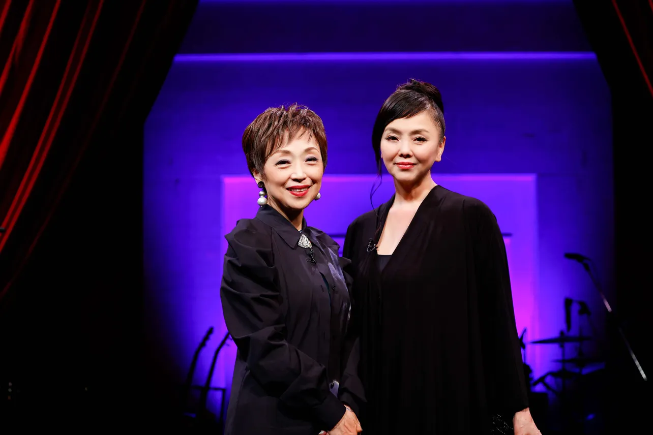  「ニッポン・シャンソン～越路吹雪・銀巴里… 歌い継がれる愛の讃歌～」に出演した(左から)クミコ、松田美由紀