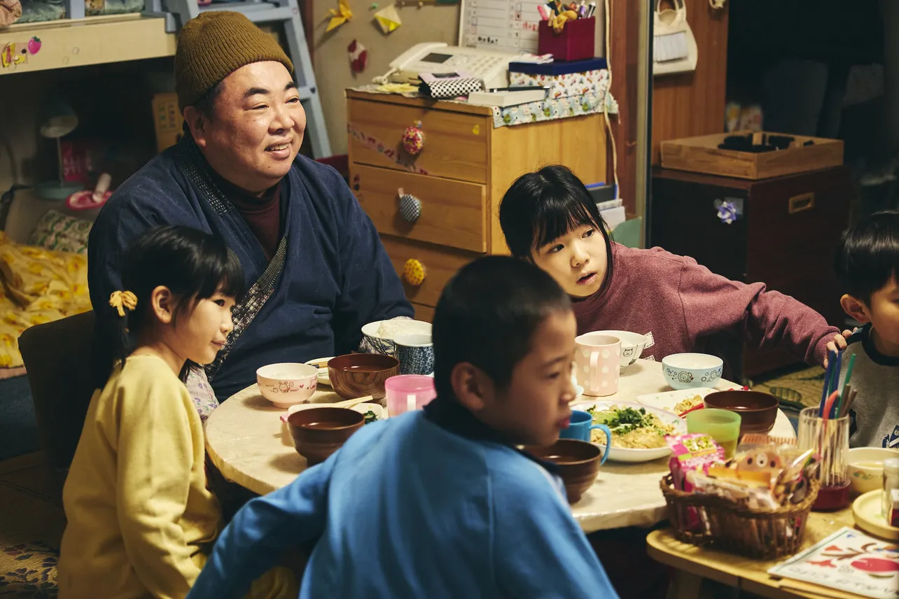 【写真】立ち退きを拒否する塚地武雅“良太郎”たち家族