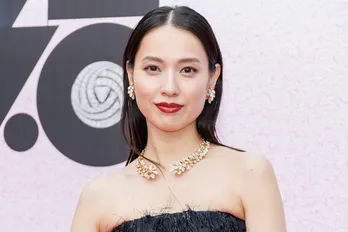 戸田恵梨香、豪華ジュエリー身に付け家族との絆を語る「愛おしい存在です」