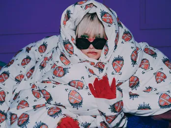 吉谷彩子&浅川梨奈W主演ドラマ「どうか私より不幸でいて下さい」主題歌が決定 紫 今による書き下ろし曲「ギンモクセイ」