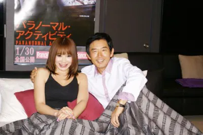 結婚前の石田純一とグラビアアイドル 手島優がベッドで急接近 Webザテレビジョン