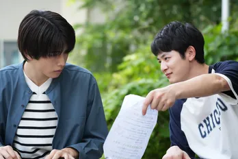 中沢元紀“航平”にノートテイカーをやらせてほしいと提案する小林虎之介“太一” 不器用な二人の物語が始まる<ひだまりが聴こえる>