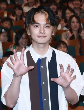 北村匠海、夏休みの思い出は“ビラ配り”「お客さんが集まらないから」