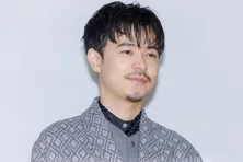 成田凌&黒木メイサほか、撮影合間の仲良し&ほんわか集合ショット公開<降り積もれ孤独な死よ>