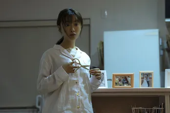 松本まりか“みのり”が竹財輝之助“勇⼤”に襲いかかるシーンに、「めっちゃホラー!」と視聴者騒然<夫の家庭を壊すまで>