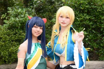 「FAIRY TAIL」ヒロインに扮するコスプレイヤー「ぴったり感を出したくて、衣装は子どもサイズで制作」<acosta!>