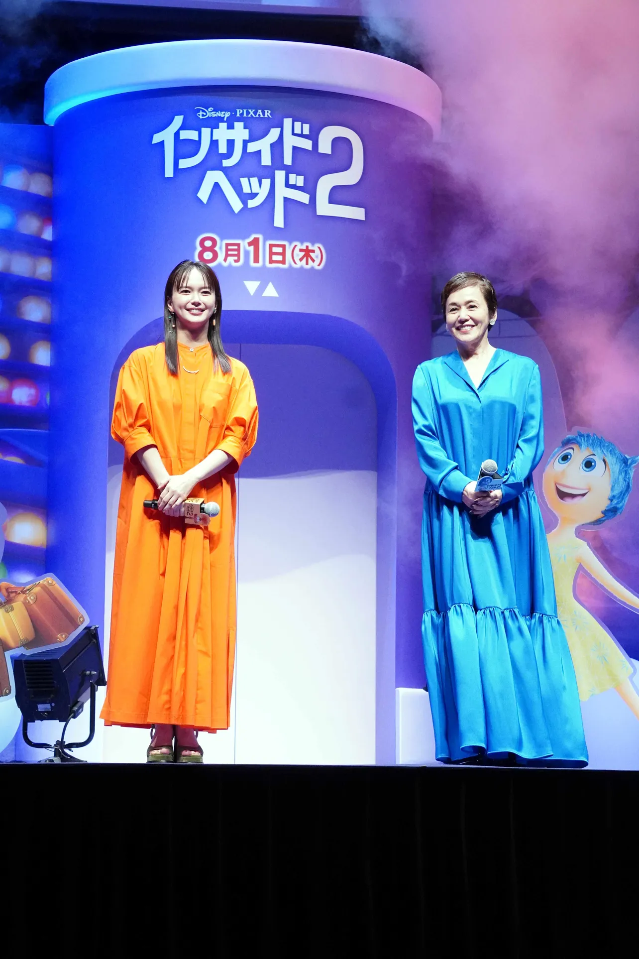 【写真】演じたキャラクターをイメージした色のドレスで登壇した多部未華子と大竹しのぶ(写真左から)