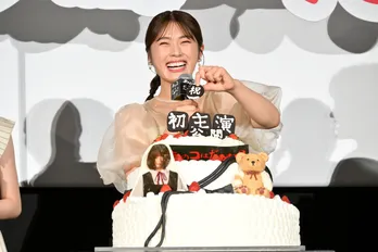 渋谷凪咲、かまいたちからのサプライズメッセージに感謝　初主演映画「あのコはだぁれ？」公開前夜イベントが開催
