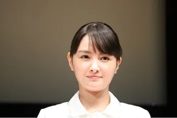 葵わかな&趣里、おやつタイム中の仲良しオフショットに「カワイイ」の声<ブラックペアン>