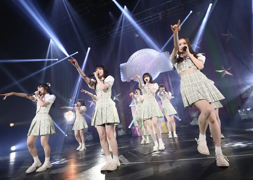 AKB48 17期生昇格記念LIVEを開催