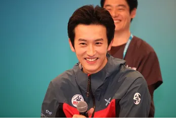 杉野遥亮&八嶋智人&平山祐介、ひょっこり感がかわいい仲良しオフショットに「癒されます」の声<マウンテンドクター>