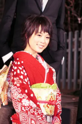 映画「BANDAGE」大ヒット祈願で赤西仁の奇抜な格好に北乃きいが爆笑