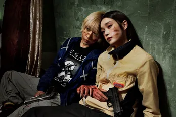 高石あかり&伊澤彩織W主演映画「ベイビーわるきゅーれ ナイスデイズ」、メインビジュアル&予告編が解禁 主題歌は女王蜂が担当