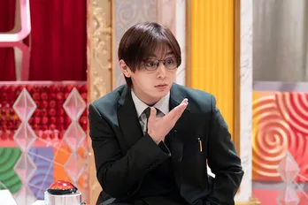 山田涼介“加賀美”と山下幸輝“竹中”が本気のクイズ対決…「大人げない加賀美先生最高！」の声＜ビリオン×スクール＞