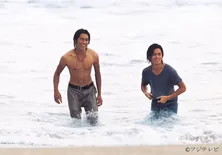 反町隆史・竹野内豊主演「ビーチボーイズ」夏が来るたびに見返したくなる伝説の月9ドラマが“異色”と呼ばれるワケ