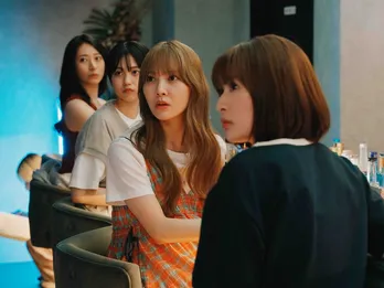 優希美青“理佐”、加藤史帆“彩香”に抱きついて「私にしときなよ」が切ない…「涙が出る」の声<彩香ちゃんは弘子先輩に恋してる>