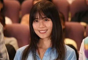 海のために料理を…有村架純”弥生”、エプロン姿のオフショットに「けなげでかわいい」「弥生さんのコロッケ楽しみ」＜海のはじまり＞