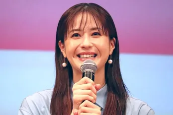 松本若菜、黒ジャケ着こなす爆イケショットに「男前」「沼が深すぎます」の声<西園寺さんは家事をしない>