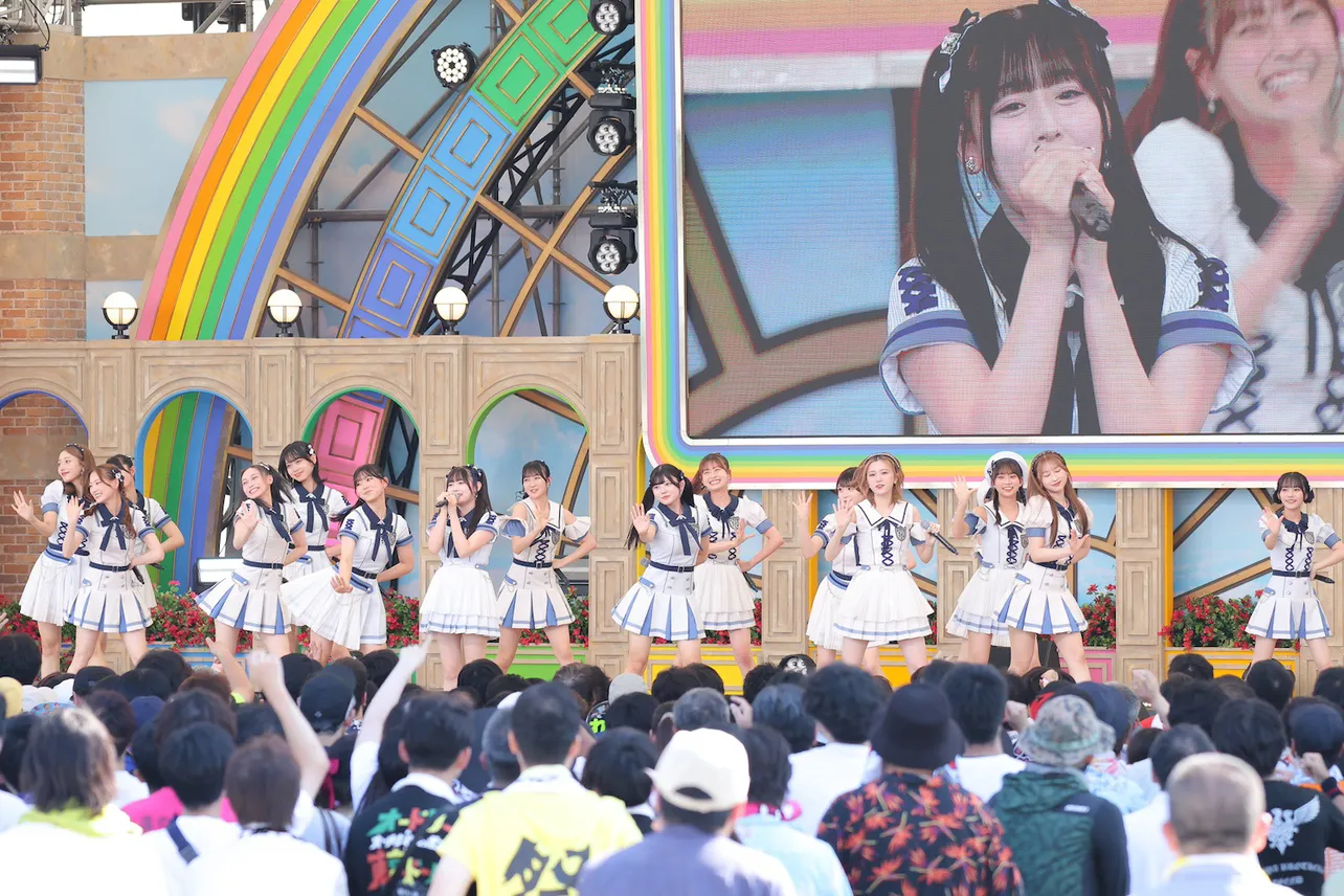 【写真】HKT48のHOT STAGEは「大人列車」でスタートした