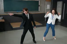 山田涼介“加賀美”が松田元太“紺野”ら生徒にダンス指導「動きにキレがある」「さすが加賀美先生！」の声＜ビリオン×スクール＞