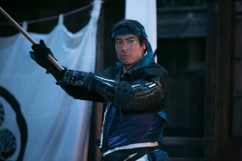 「直虎」高嶋政宏、休憩中もよろい脱がず!『甲冑は究極の“コスプレ”』