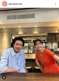 松本若菜&津田健次郎、カレーを一緒に食べる“いただきます”ショットがかわいすぎる＜西園寺さんは家事をしない＞
