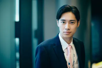 戸塚純貴が語る、Snow Man・渡辺翔太の素顔「僕はオンでもオフでもしょっぴーを笑わせ続けたい」<青島くんはいじわる>