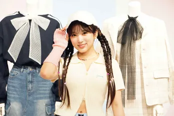 矢吹奈子が私服ファッションのこだわりを告白「寝る前に明日何を着るのかを決めるようにしています」