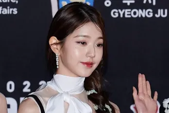 IVE・ウォニョン、20歳の誕生日を報告　4時間で100万“いいね！”の大反響　顔より大きなケーキも